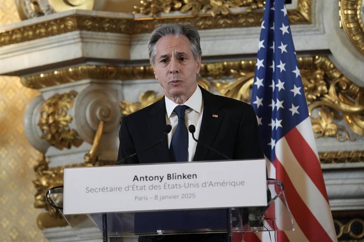 “Hoy, Nicolás Maduro celebró una ceremonia de investidura presidencial ilegítima en Venezuela en un intento desesperado por tomar el poder”, expresó el secretario de Estado de Estados Unidos, Antony Blinken.
