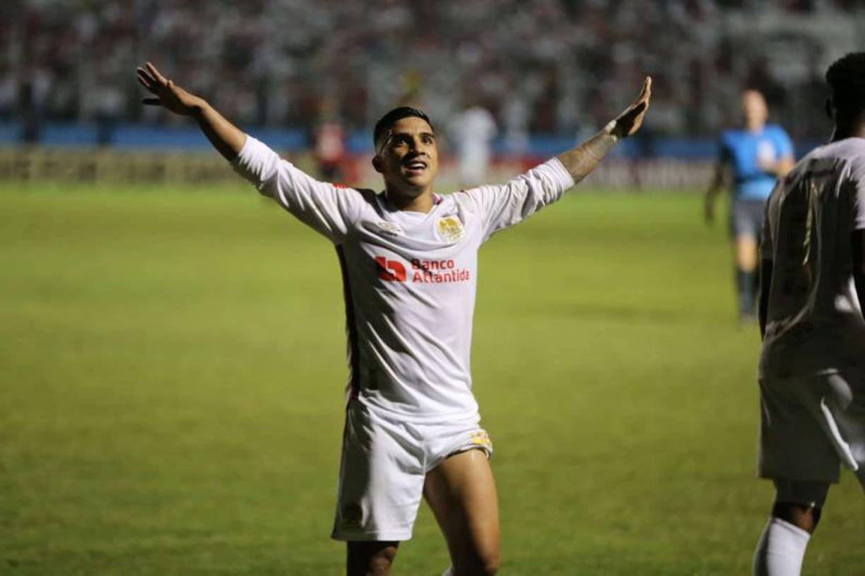 El acatacante será el sexto jugador hondureño que jugará para el Saprissa. ¿Qué otros catrachos llegaron a este club?