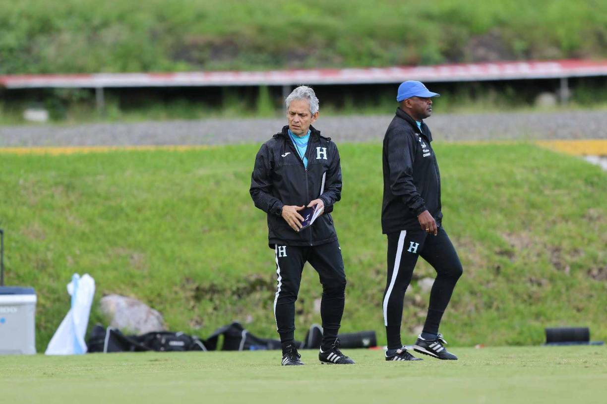 Reinaldo Rueda tomó el mando de la Bicolor Nacional, con la que suma dos triunfos, dos empates y una derrota. Ante los aztecas le va muy bien.