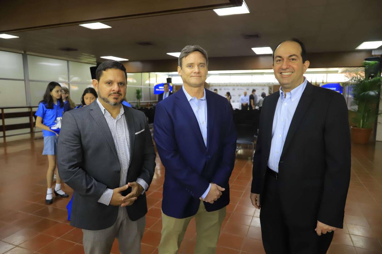 Roberto Nasser, Eduardo Martínez y José Simán
