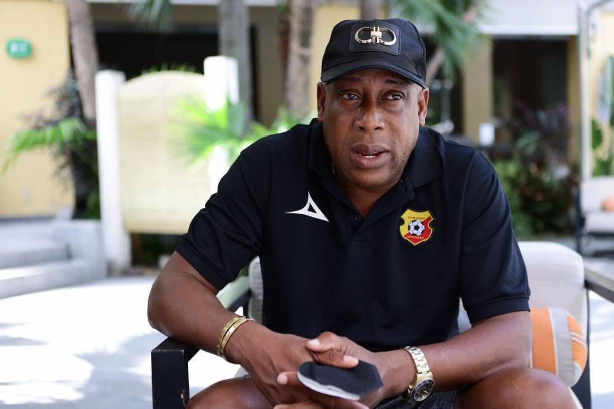 Hernán Medford: Se encuentra sin equipo tras ser dado baja por el Herediano. En la reciente temporada perdió el título a manos del Saprissa luego de haber quedado como líder de las vueltas regulares