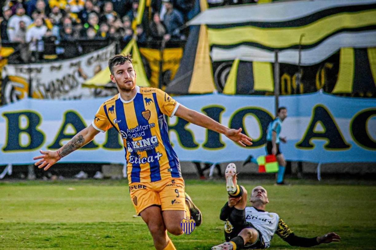 Germán Ariel Águila: Delantero argentino de 24 años de edad que llega a reforzar la zona ofensiva de Los Potros del Olancho FC. Llega procedente de la tercera división de Argentina ya que formó parte del Sportivo Duck.