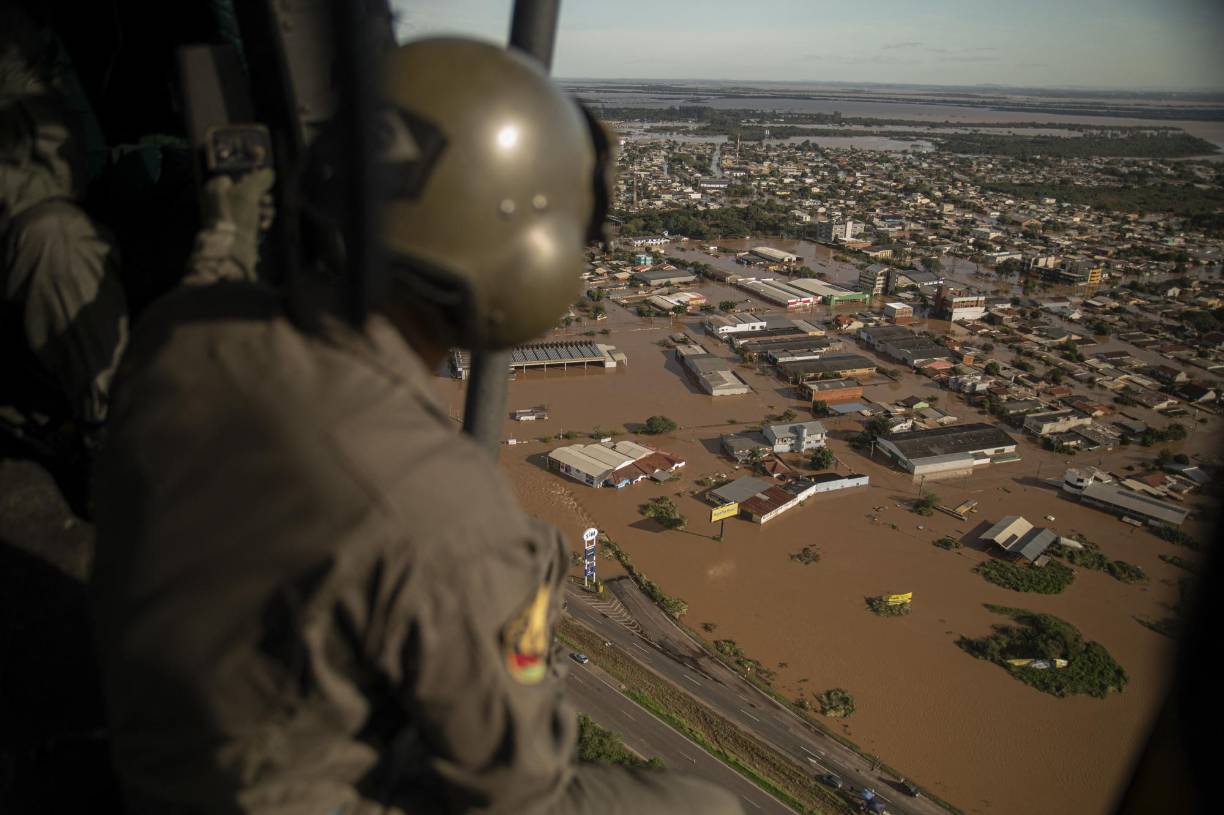 Las autoridades brasileñas alertaron de la posibilidad de que se produzca una nueva crecida del río Guaíba el próximo fin de semana en la ciudad de Porto Alegre, que está parcialmente inundada desde el pasado viernes.