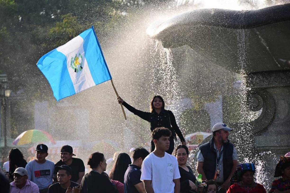 “En los próximos años, la tentación de confrontar y aumentar nuestras diferencias será recurrente. Este periodo conllevará la posibilidad de cometer errores” y recibir críticas, dijo.