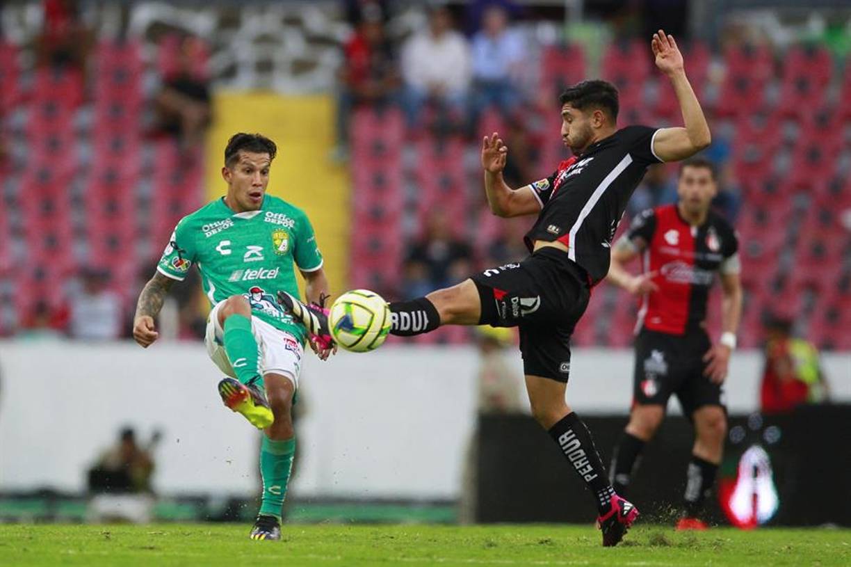 ¿Culpa de Olimpia? Abucheos al DT y jugador del Atlas ante León