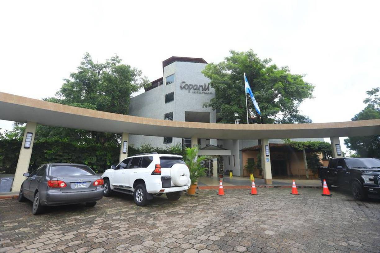 Hotel Copantl, es un hotel de lujo de siete pisos fundado en 1980 con 191 habitaciones que ante la demanda del mercado sumó un impresionante Centro de Convenciones en 2016 que cuentra con 17 salones.