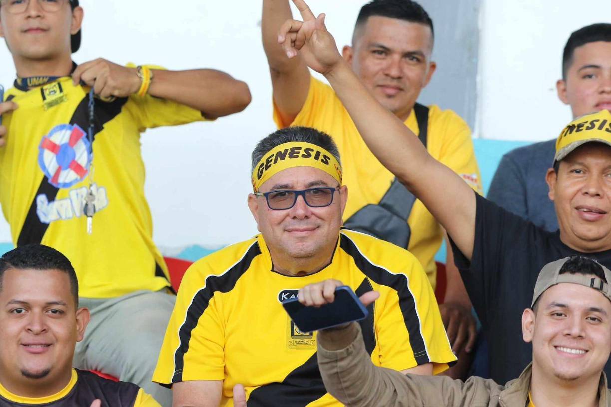 Tremendo ambiente en el Chelato Uclés previo al inicio de la gran final de la Liga de Ascenso de Honduras entre Génesis de Comayagua y Juticalpa de Olancho.