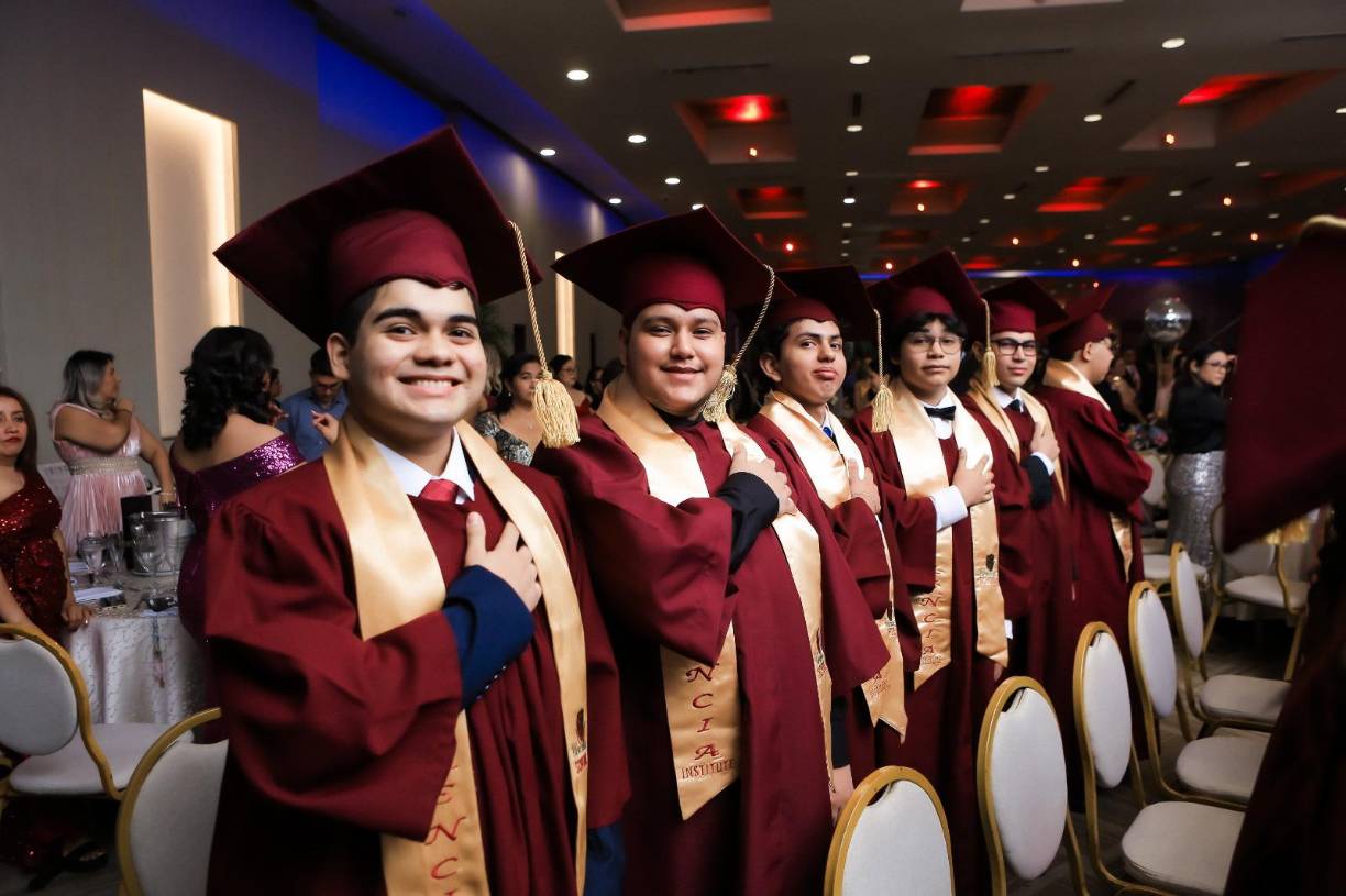 En fotos: así celebraron su graduación los seniors de la Florencia School