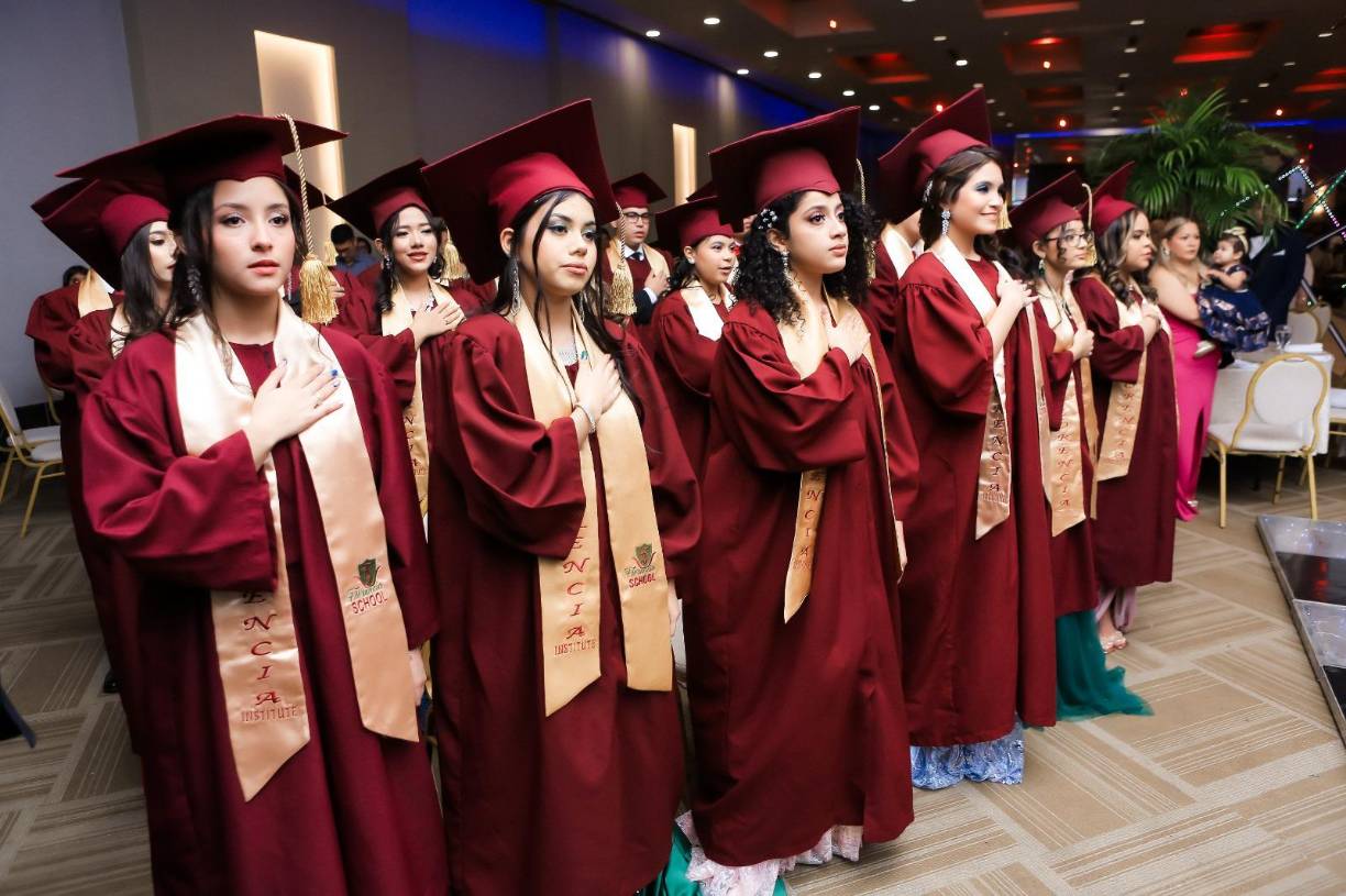 En fotos: así celebraron su graduación los seniors de la Florencia School