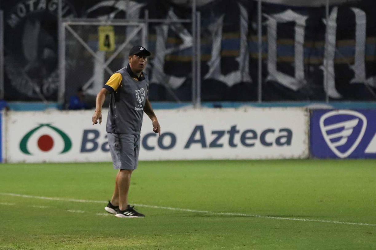 Por parte del equipo de Reinaldo Tilguath, se estanca en el cuarto lugar con 14 unidades y suma su tercera derrota consecutiva.