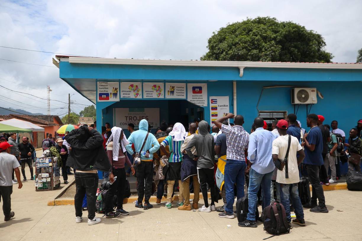 Hasta agosto de 2023, el INM ha realizado más de 14 denuncias contra funcionarios que han sido identificados como responsables de actos de corrupción en el marco de la gestión migratoria irregular, entre otros casos.