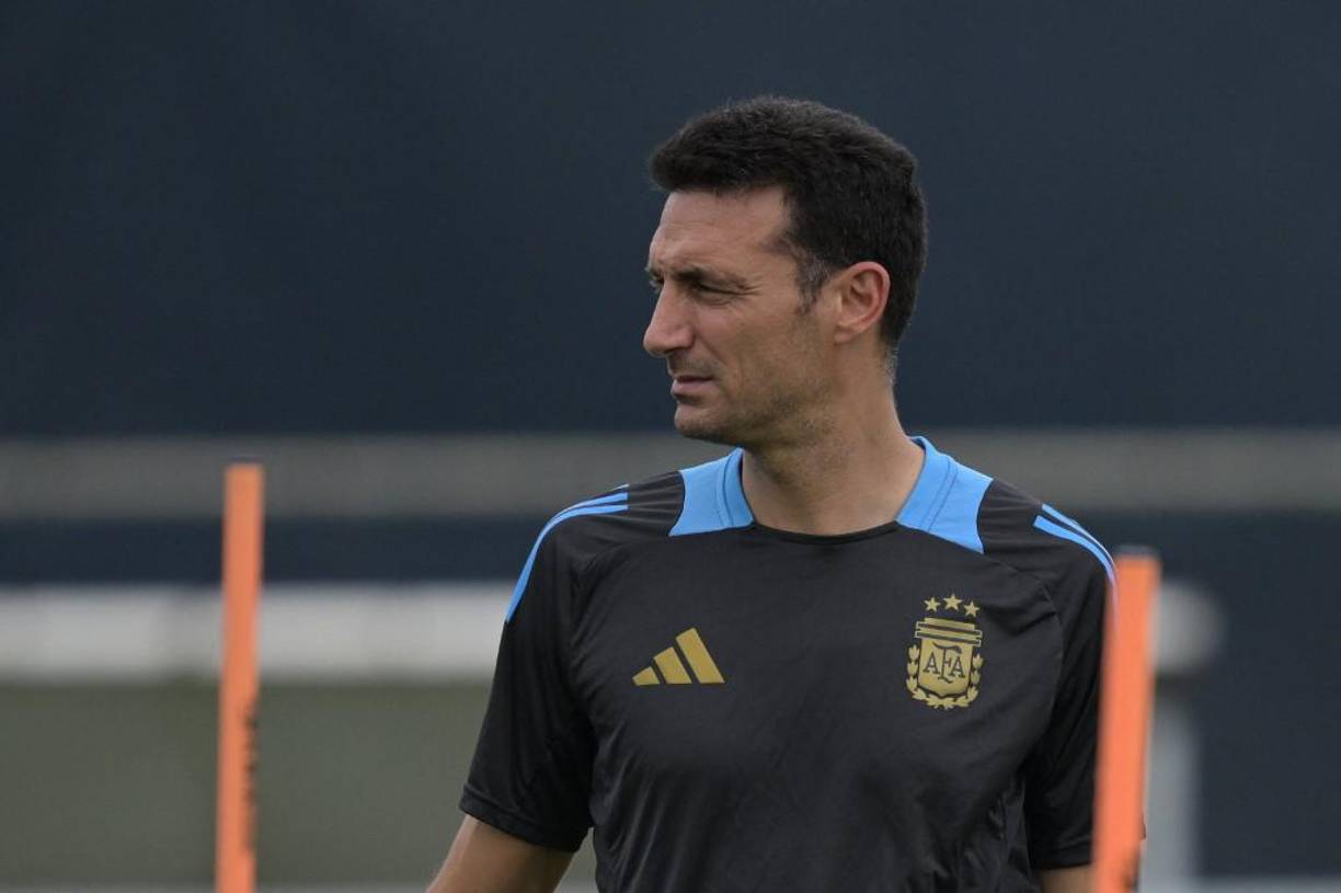 Lionel Scaloni, DT de Argentina, tiene un dolor de cabeza ya que uno de sus jugadores es duda para la final de Copa América 