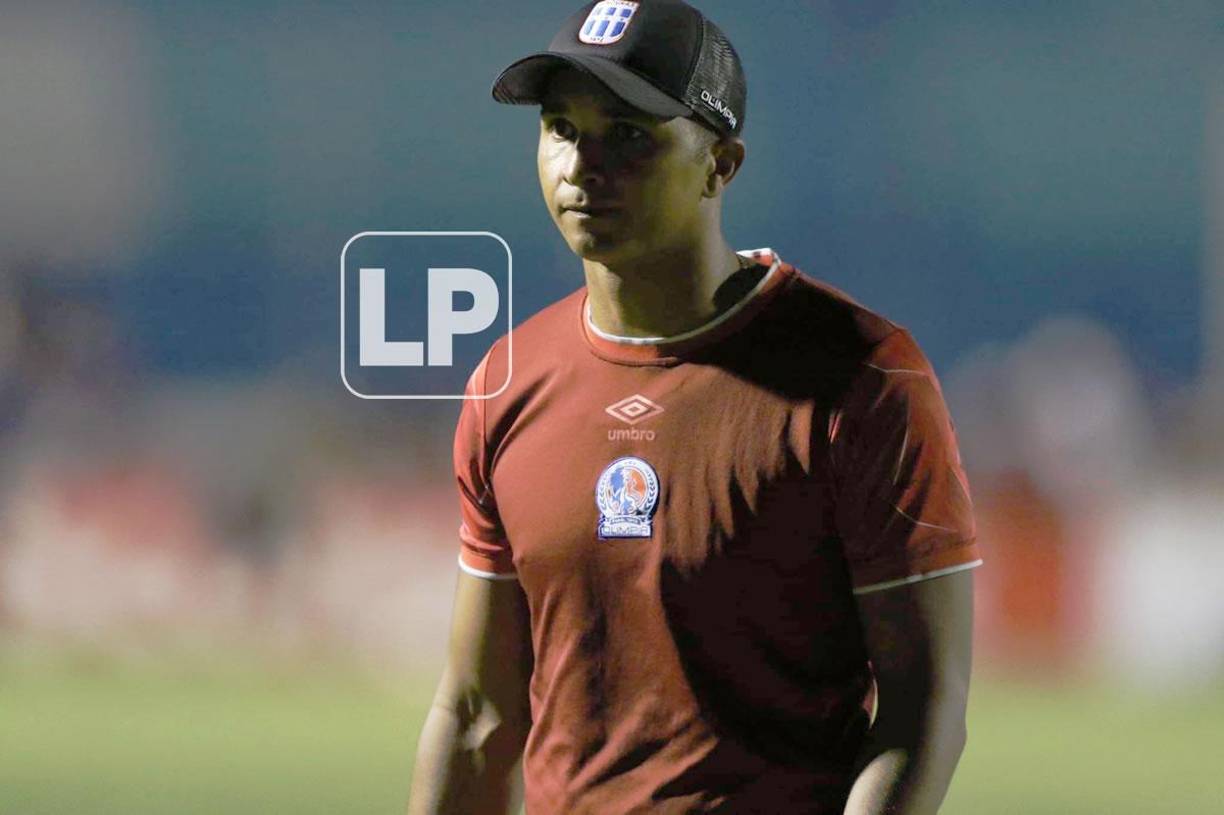El exportero del Olimpia, Donis Escober, apareció en el estadio Nacional Chelato Uclés. ¿Qué hace ahora el futbolista con más títulos de los merengues (18)?