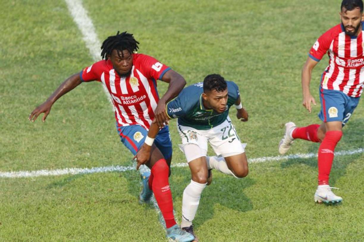 Defensa central: José García formará dupla con Beckeles.