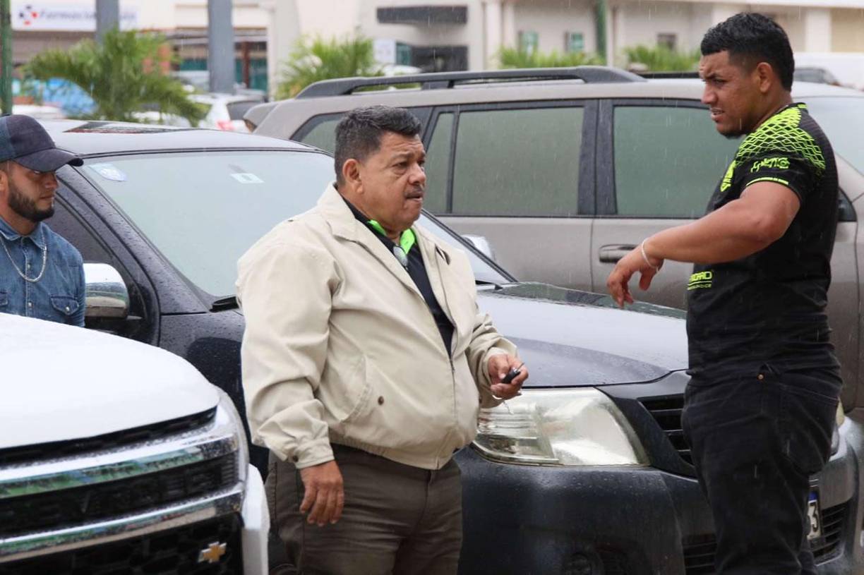 Samuel García, presidente del Olancho FC, llegando al estadio Juan Ramón Brevé para ver el partido de su equipo contra el Olimpia.