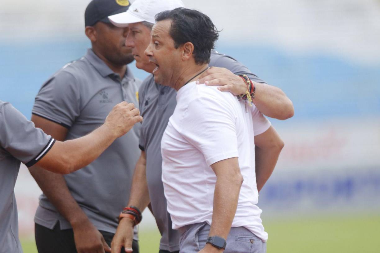 Sin embargo, uno de los momentos que tomó protagonismo fue la acción de Jeastin Campos minutos después del primer gol. 