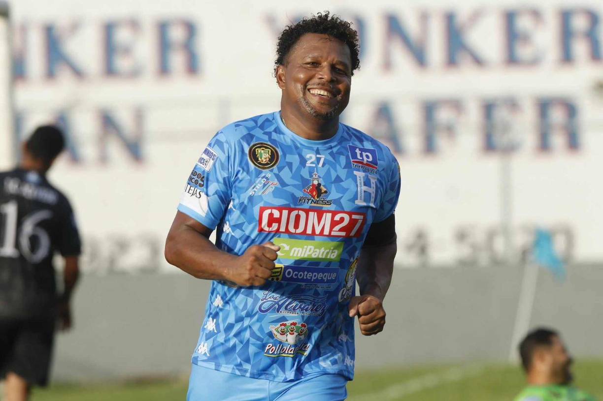 El segundo de la ‘Sombra Voladora’ lo firmó en la parte complementaria tras una asistencia de Dani Turcios. El tercero fue obra de Ramiro Moya y el propio Turcios marcó el cuarto definitivo. 