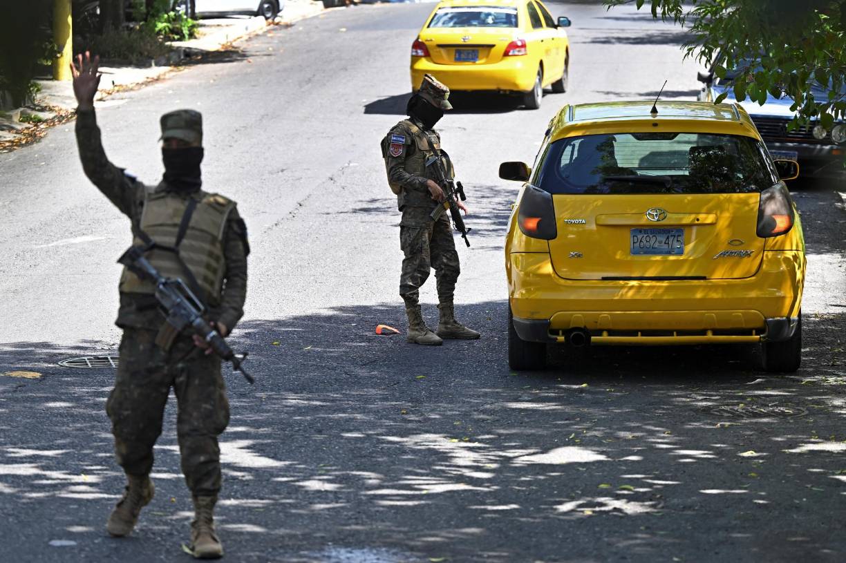 Los detenidos estaban “formando empresas criminales que tenían como objetivo cooptar al Estado” y realizaban una “infinidad de actividades criminales”, según el fiscal.