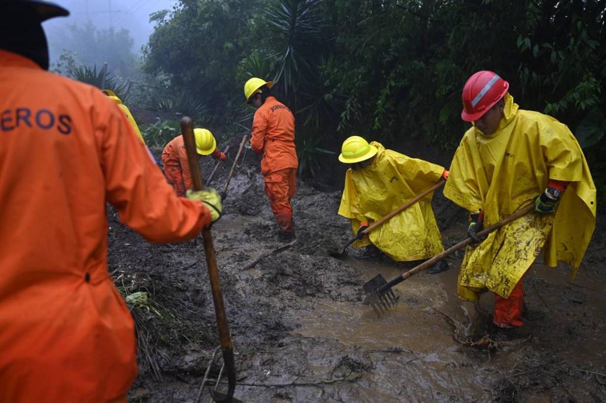El viceministro Juárez indicó que son más de 1.000 personas las evacuadas y que se encuentran activos 35 albergues en distintos puntos del país.