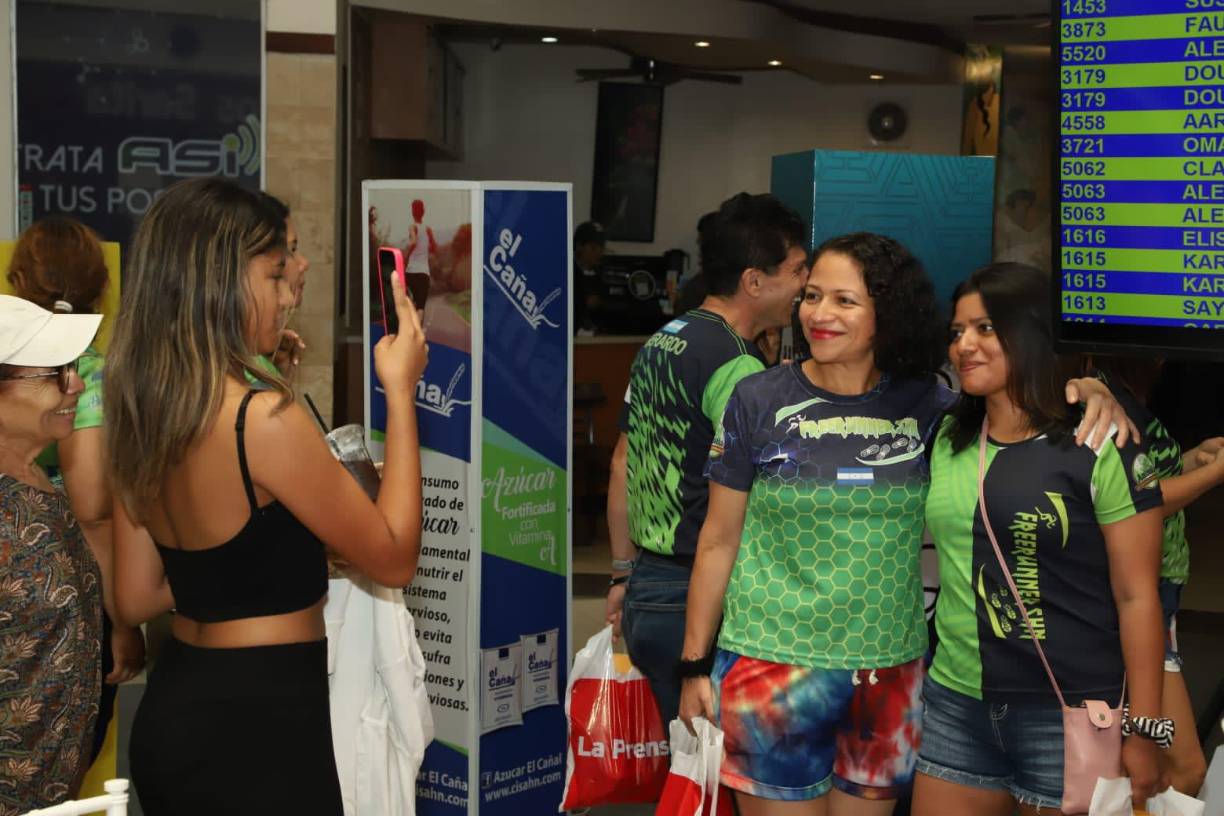 Muchos aprovecharon para tomarse fotografías en la Feria del Atleta.