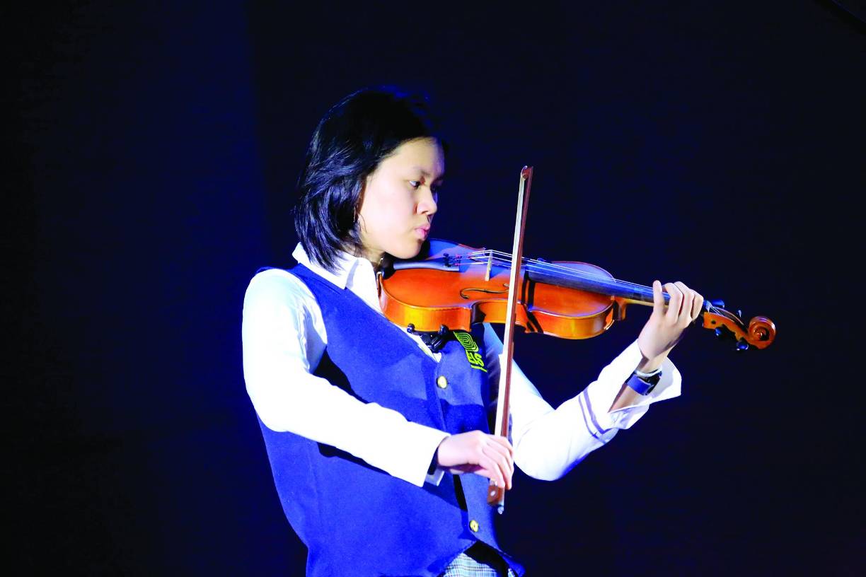 Mimi Ham ejecutó con clase su violín.