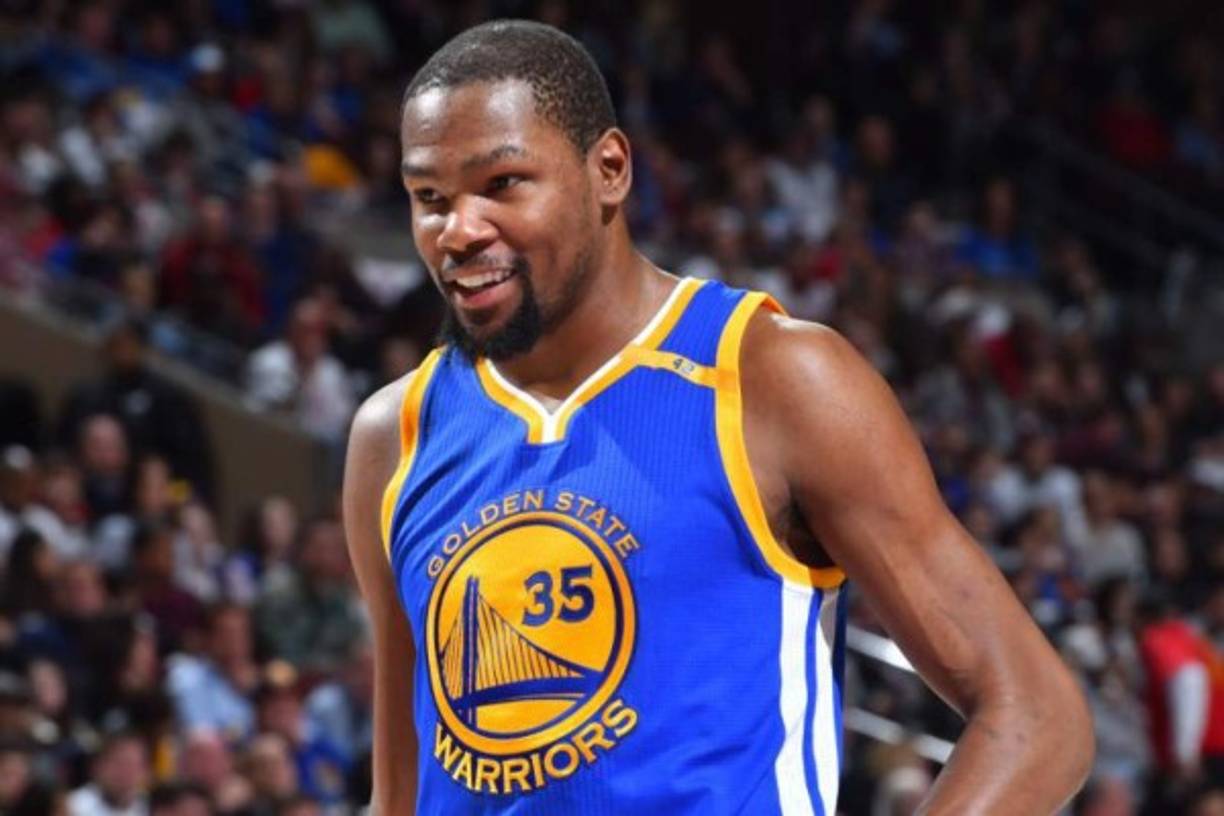 En el sexto lugar Kevin Durant, basquetbolista norteamericano con 60,6 millones de dólares.