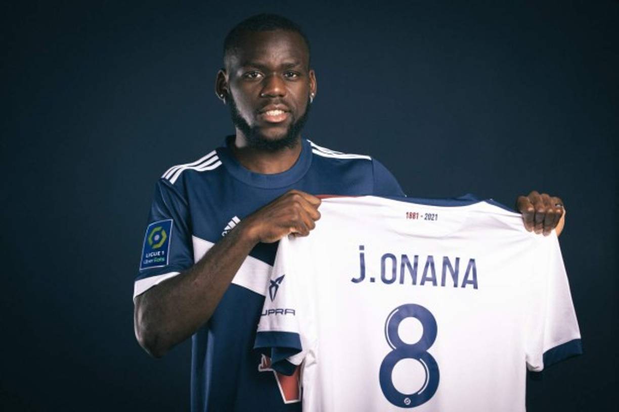 El Girondins de Burdeos, club en donde milita el hondureño Alberth Elis, ha fichado al mediocentro camerunés Jean Onana por 2.000.000 €. Firma hasta junio de 2026 y llega procedente del Lille. Foto Twitter Burdeos.