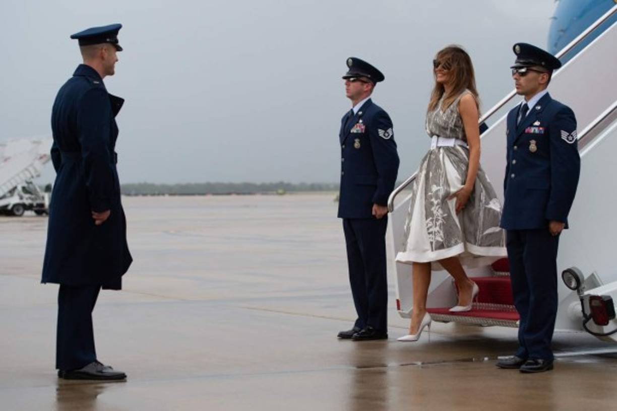 La primera dama Melania Trump viajó ayer a Nashville para visitar a un grupo de niños que nacen dependientes de las drogas, como parte de su campaña 'Sé el mejor', para ayudar a los niños.