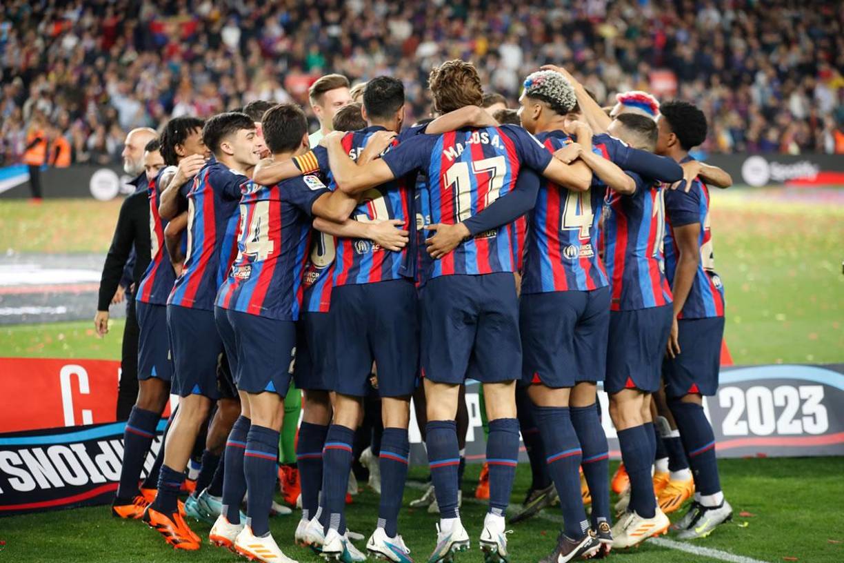 Al grito de “¡Campeones, campeones!” por parte de las casi 90.000 gargantas, que se dieron cita en el coliseo blaugrana, fue la fiesta del título del Barcelona.