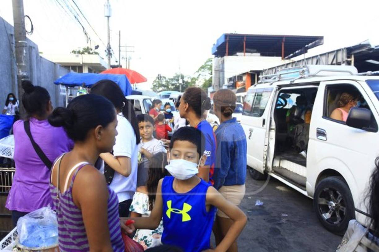 Los médicos han solicitado a la población no relajarse durante la época decembrina, ya que se puede provocar un repunte de casos.