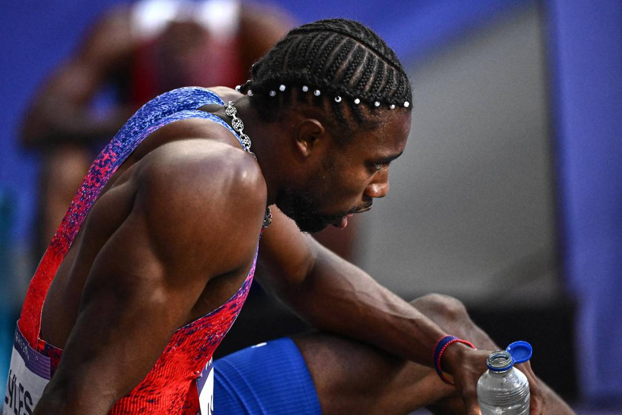 Noah Lyles, que este jueves logró el bronce olímpico en 200 metros en París, indicó después de la carrera que sufre COVID-19, en declaraciones a la televisión NBC.