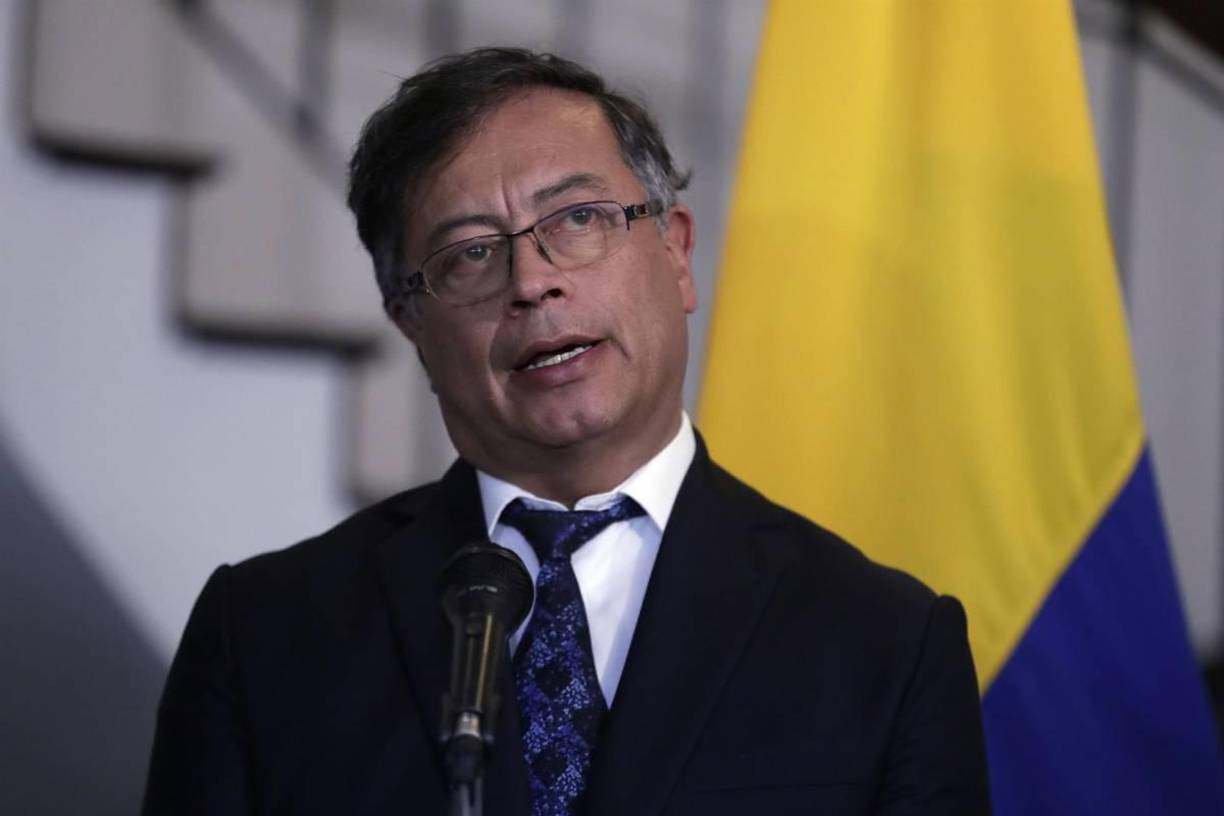 5. Gustavo Petro, presidente de Colombia, ocupa la quinta posición, con 42%, en el sondeo de Cid Gallup. 