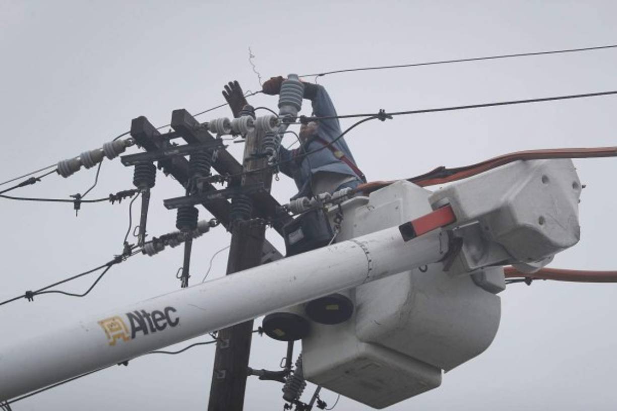 Miles de personas de quedaron sin electricidad tras el paso de Matthew.
