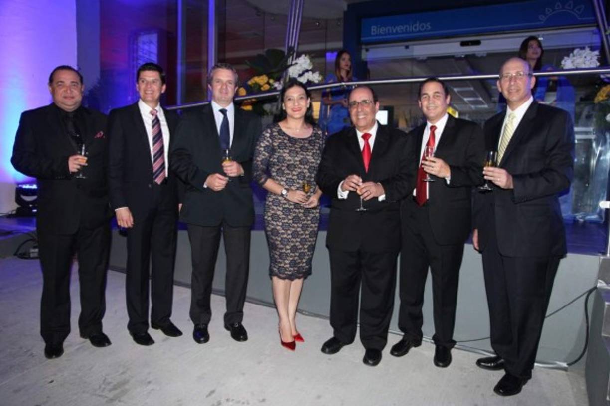 Mario Figueroa, Carlos Guevara, Santiago de Abiega, Lilia Umaña, Mario Simán, Jaime López y Guillermo Simán.