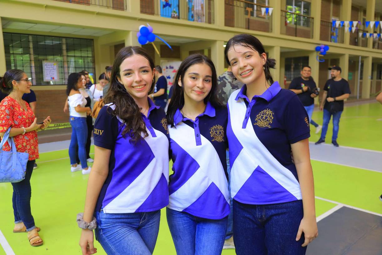 Emma Coto, Diosana Montesinos y Ángela Vides