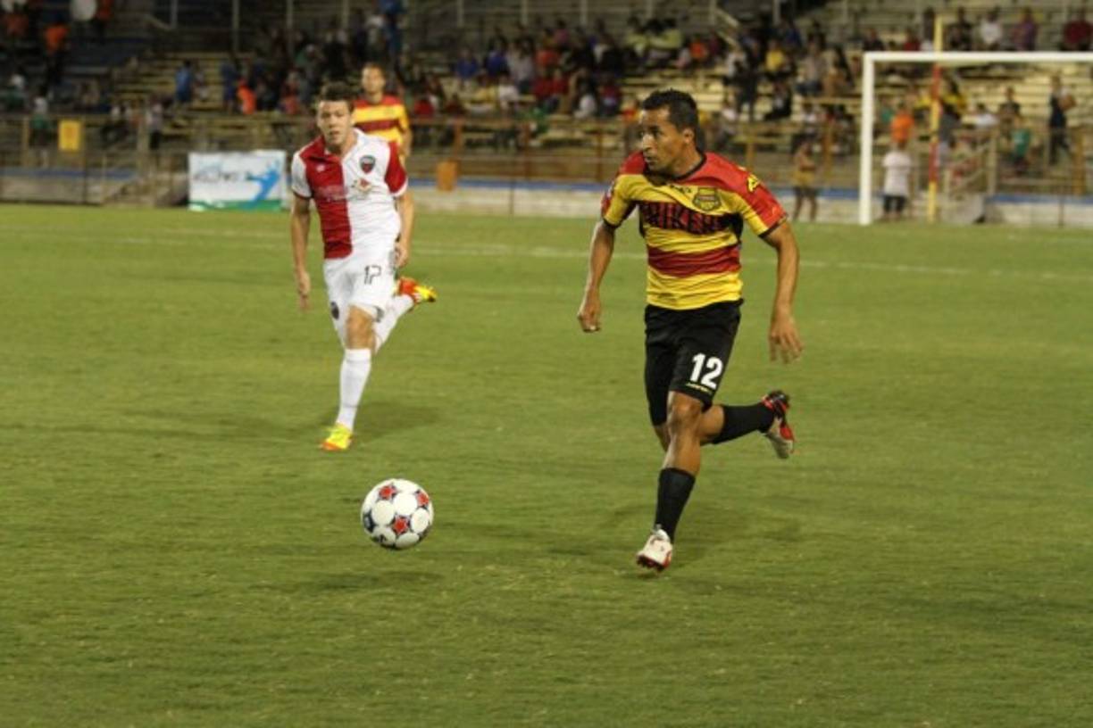 Iván Guerrero tiene 38 años y juega profesionalmente en el Fort Lauderdale Strikers que participa en la NASL en Estados Unidos.