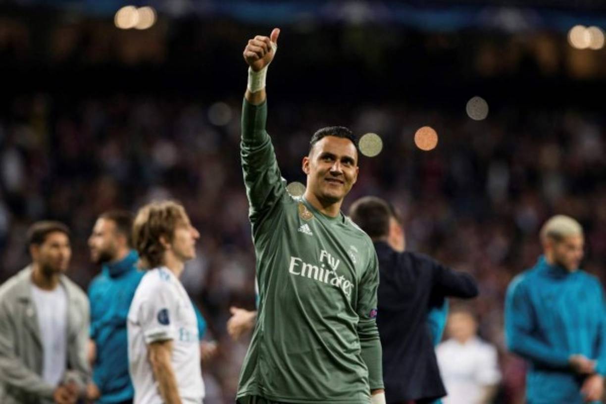 Keylor Navas amplió su vínculo con el Real Madrid una temporada. Según publican medios españoles, el guardameta costarricense ha estampado su firma en un nuevo contrato que le unirá con el club blanco hasta junio de 2021.
