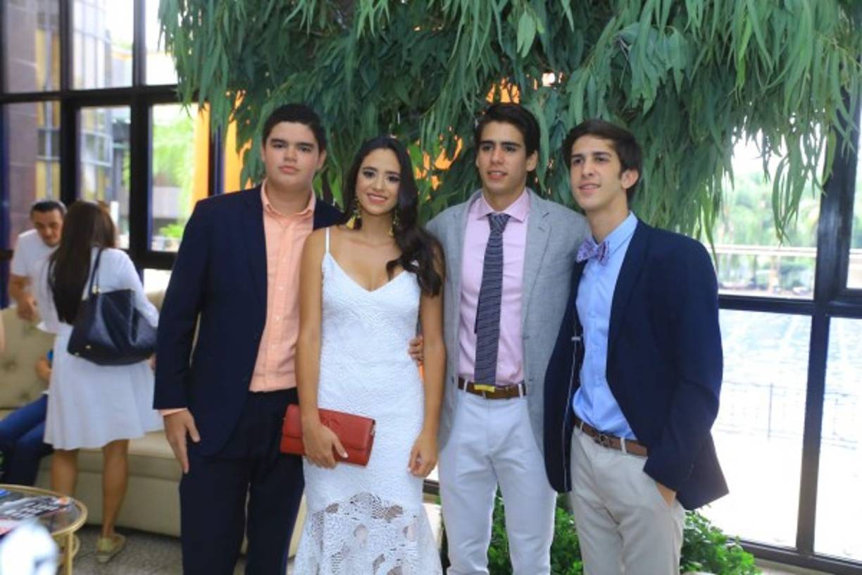 Alberto Díaz, Alessa Matuty, Nicholás Szydel y Eduardo Belot.