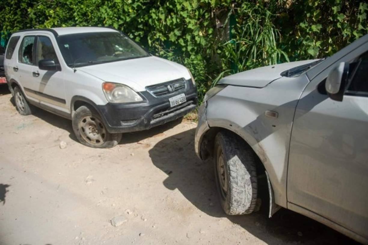 Imágenes tomadas en las afueras de la residencia del mandatario muestran el lugar como una zona de guerra.