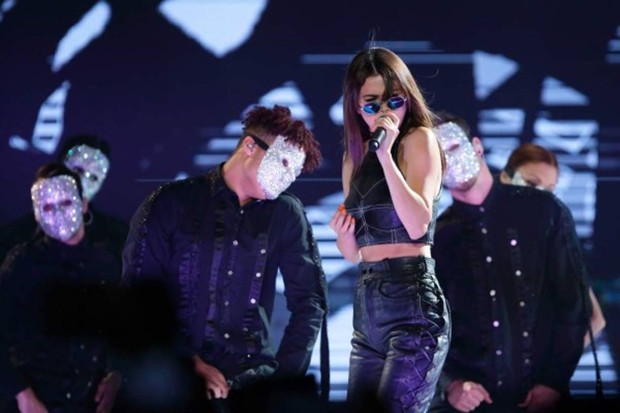 Selena más bella que nunca.