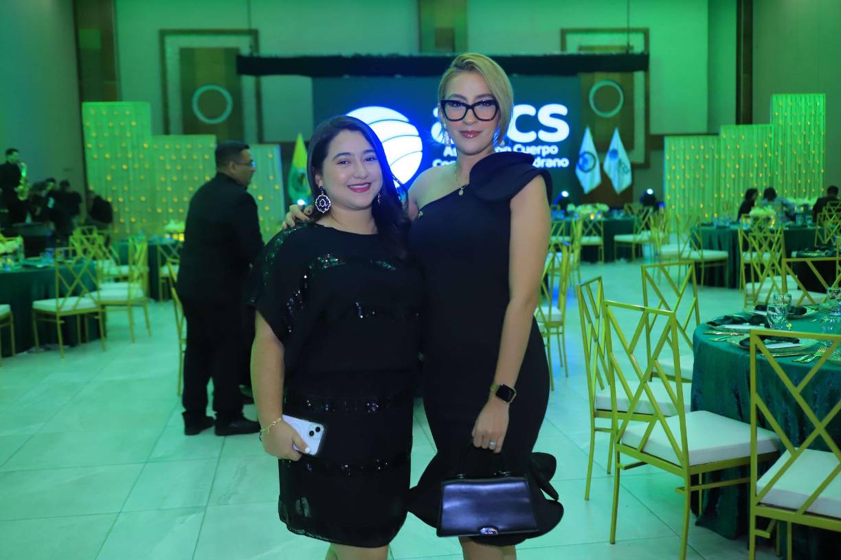 Valery Orellana y Alexa Solórzano