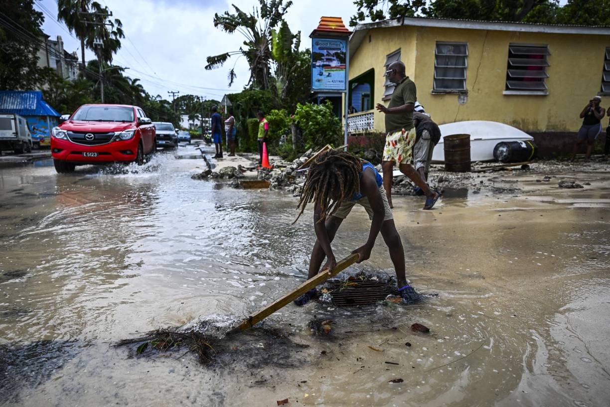 Este ciclón es el primer huracán en llegar a la categoría 4 en el mes de junio, según registros del Centro Nacional de Huracanes (NHC) de Estados Unidos, con sede en Miami.