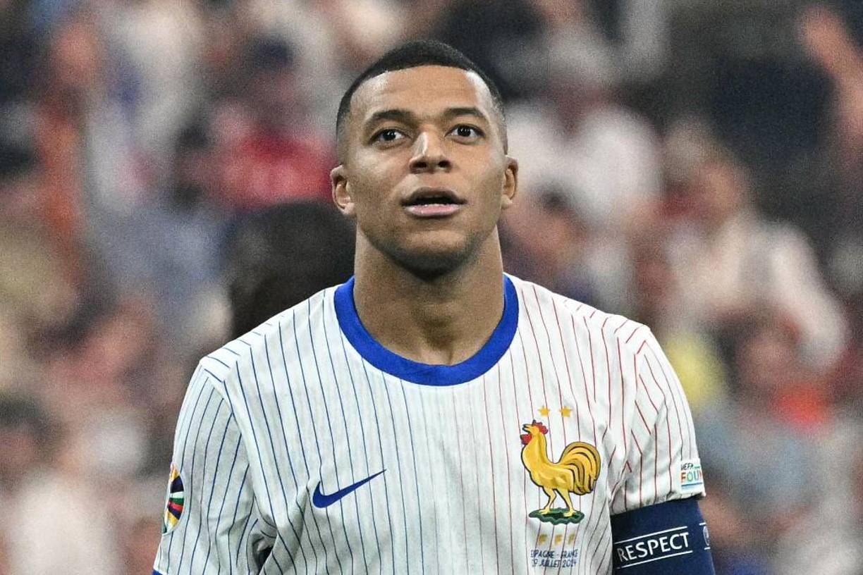Kylian Mbappé: Aunque no destacó con Francia en la Euro 2024, marcó 44 goles con el PSG obteniendo título de Liga y Copa. 
