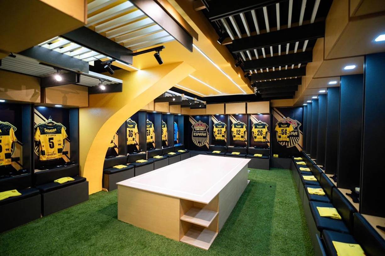 Así es el bello camerino del Real España en el renovado estadio Morazán.