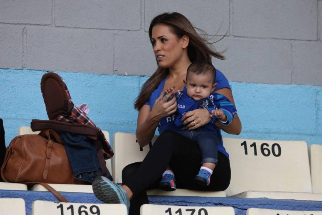 Este pequeño motaguense llegó junto a su madre para apoyar a su equipo.