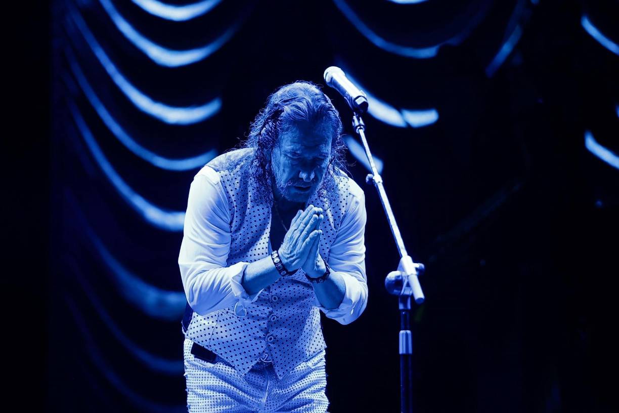 Solís se mostró muy simpático y humilde durante toda su presentación, y también dedicó un momento para agradecer a Dios por permitirle viajar a Honduras a deleitar con su música al público que lo ha apoyado desde los inicios de su carrera.