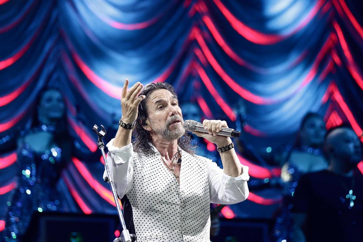 ”El Buki” también aprovechó para enviar mensajes motivacionales a sus seguidores en Honduras e incentivarlos a disfrutar del concierto al máximo.