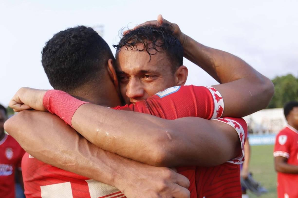 Diego Reyes rompió a llorar de emoción por salvar a la Real Sociedad del descenso.