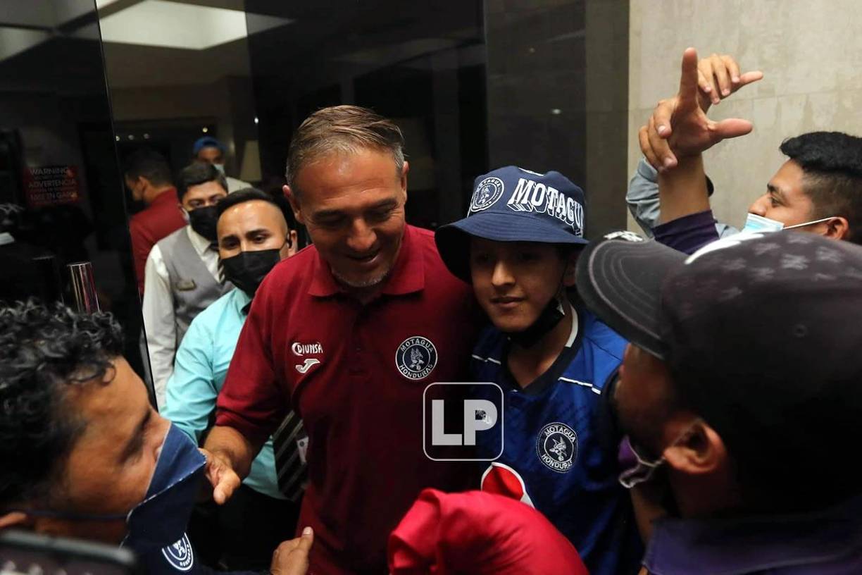 Hernán ‘La Tota‘ Medina se dejó querer por los aficionados del Motagua.