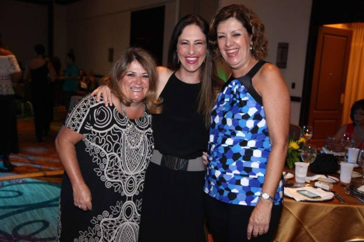 Alejandra Salles, Ana Lucía Aranburu y María Cifuentes.
